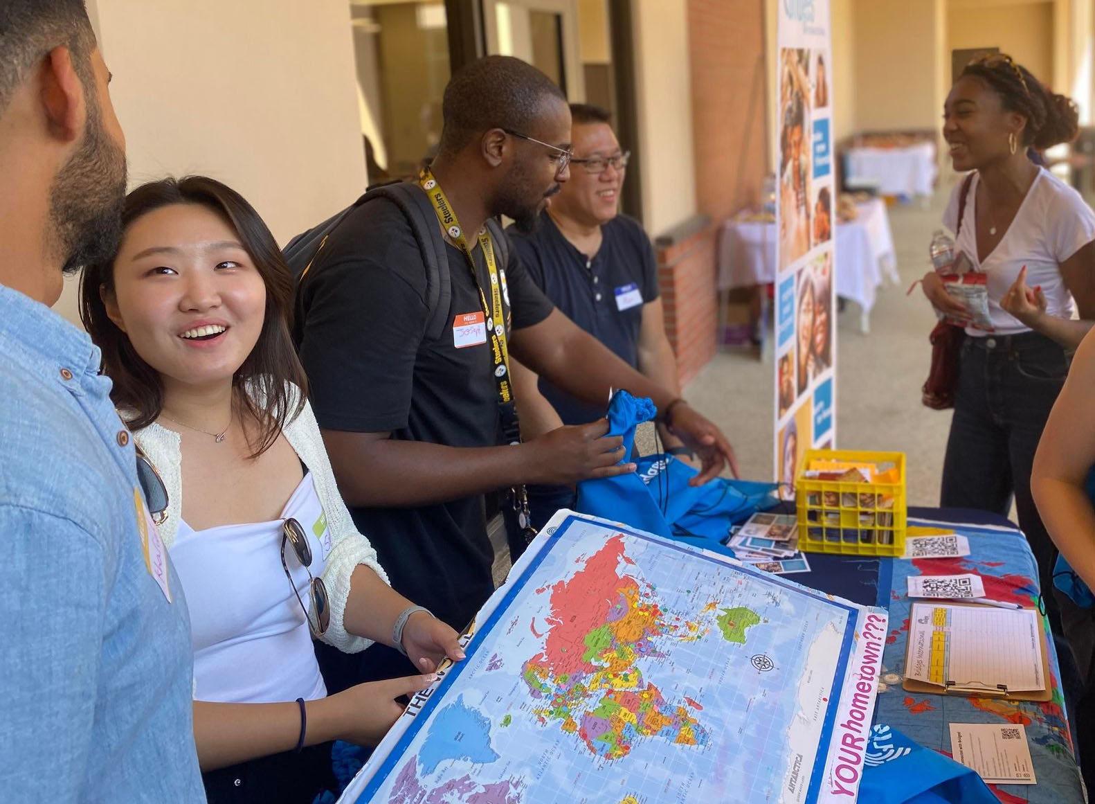 Peer to peer interaction at a tabling event